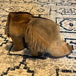 Gianni Bini camel open toe fringe booties. Size 8.5